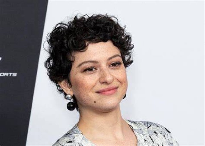 Alia Shawkat Height, Weight, Net Worth, Age, Birthday, Wikipedia, Who, Nationality, Biography