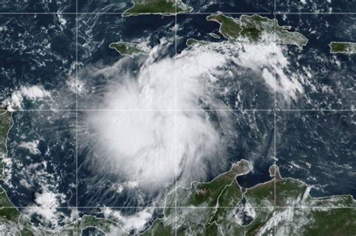 
Canada battered by Fiona as Florida braces for Ian 