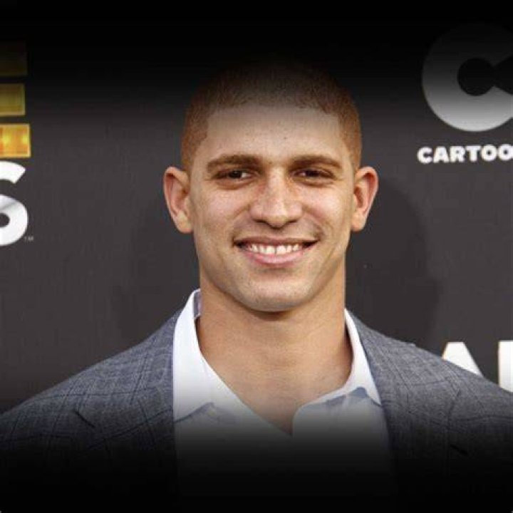 Carlos Brown Height, Weight, Net Worth, Age, Birthday, Wikipedia, Who, Instagram, Biography