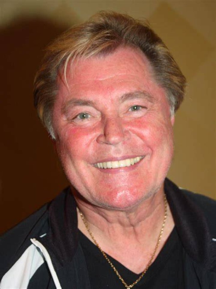Dennis Cole Height, Weight, Net Worth, Age, Wiki, Who, Instagram, Biography