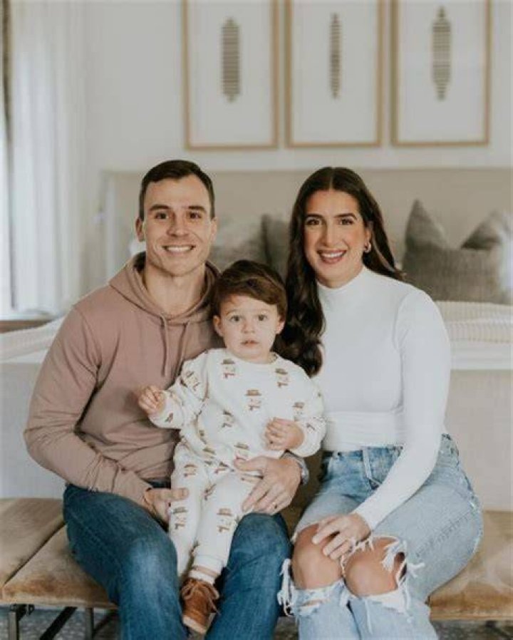 Emma Chow Height, Age, Husband, Biography, Wiki, Net Worth
