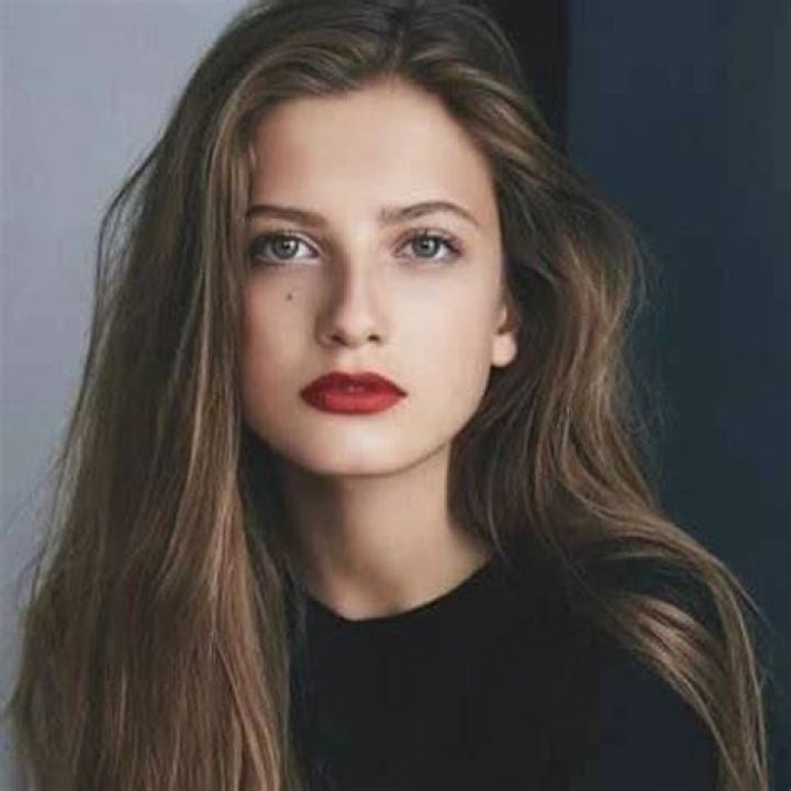 
Emma Zouggari Age, Birthday, Wikipedia, Who, Nationality, Biography 
