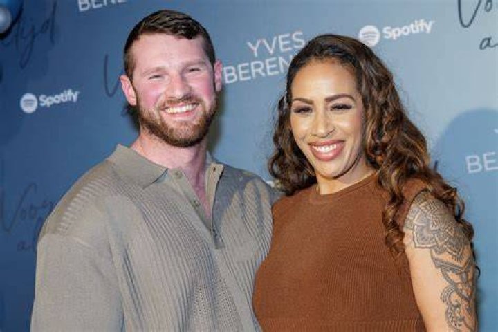 
Is Glennis Grace Married? Husband, Parents, Son, Height and Net worth 