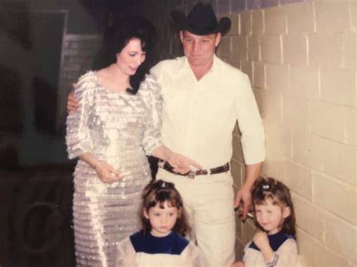 Is Loretta Lynn Still Alive 2022? Husband Children And Net Worth
