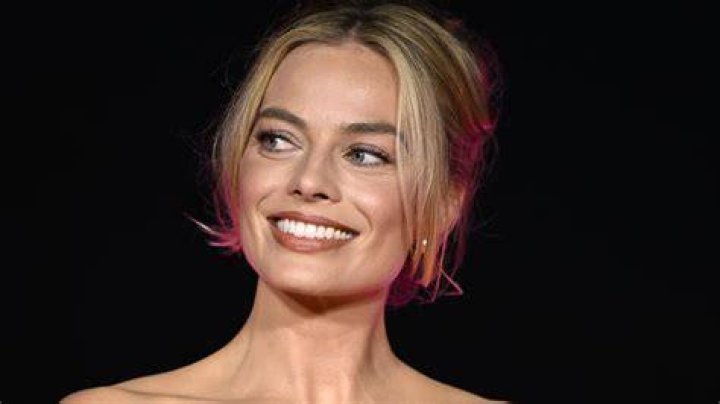 
Is Margot Robbie Sick? What Happened To Her – Health Update 
