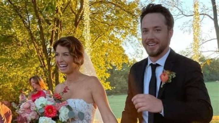 
Jeremy Sumpter’s Wife Elizabeth Sumpter Is Corporate Flight Attendant at Confidential 