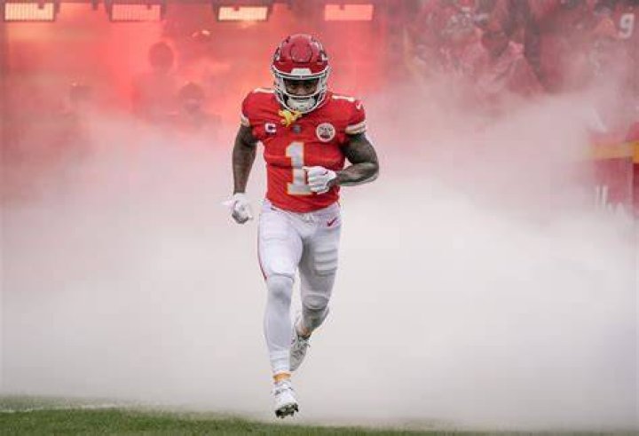 Jerick McKinnon Background: Is He Related To Dennis McKinnon? Family & Wiki