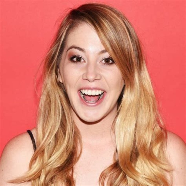 Kelsey Darragh Biography: 5 Fast Facts You Need to Know