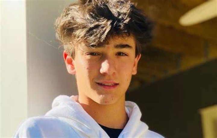 
Knox Van Mol (TikTok Star) Biography, Age, Girlfriend, Height, Net Worth 