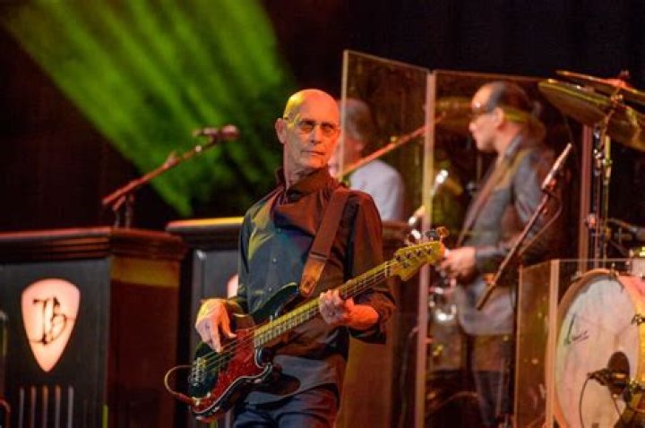 Michael Rhodes (Bassist) Net Worth at Time of Death