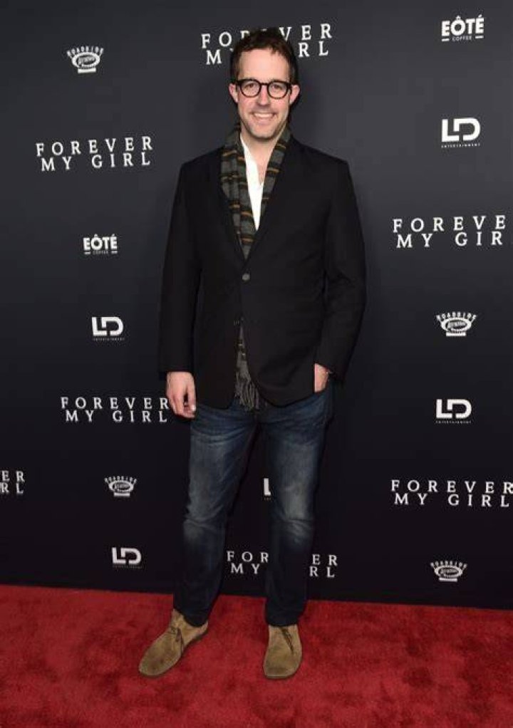 Peter Cambor Height, Weight, Net Worth, Age, Birthday, Wikipedia, Who, Nationality, Biography