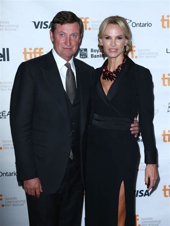Photos: Has Wayne Gretzky & His Wife Janet Jones Had Plastic Surgery? Rumors Explored