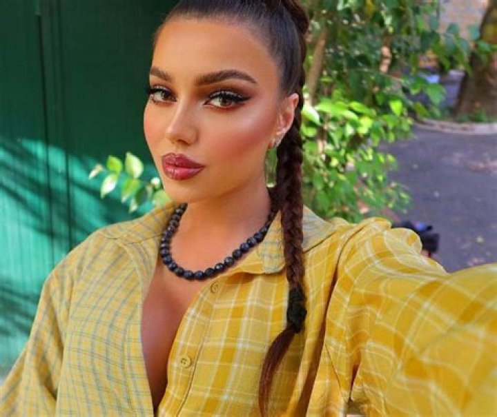 
Shanaz Gulzar Height, Weight, Net Worth, Age, Birthday, Wikipedia, Who, Instagram, Biography 