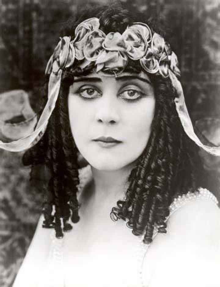 
Which Actress Was Known As The Vamp? 