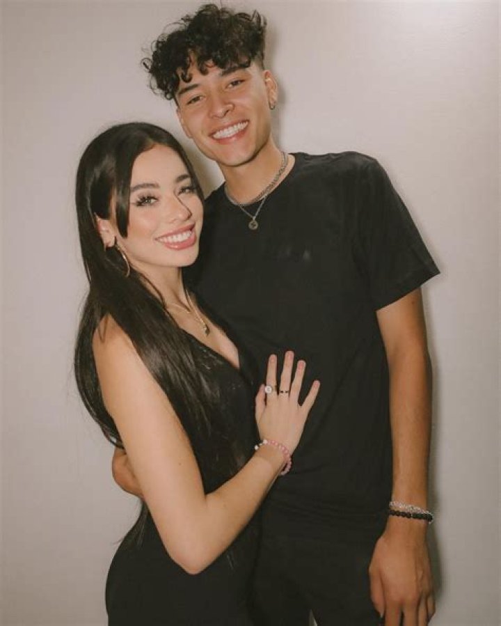 Who Is Lauren Kettering Ex Boyfriend, Diego Martir? Explore Her Dating Life