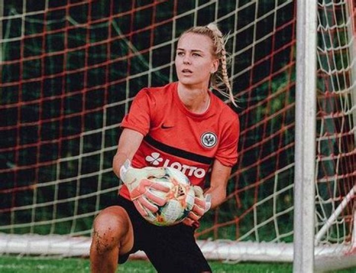 Who Is Merle Frohms Partner? A Look Into Dating History Of German Goalkeeper