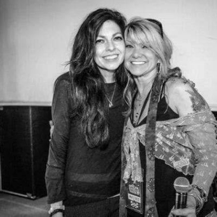 Willie Nelson Daughter: Amy Lee Nelson Age, Net Worth, Wikipedia, Married, Instagram, Songs